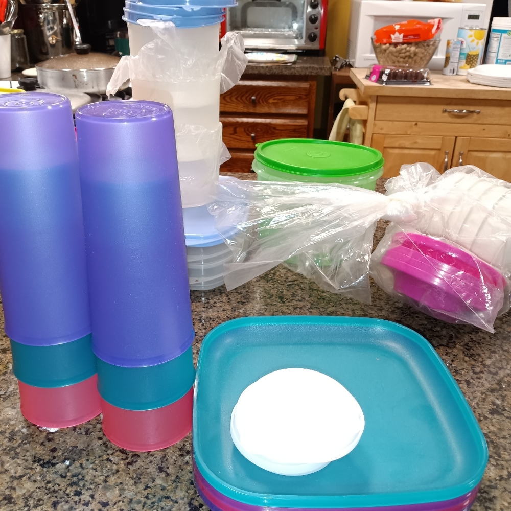 Tupperware - Picture 9 of 9